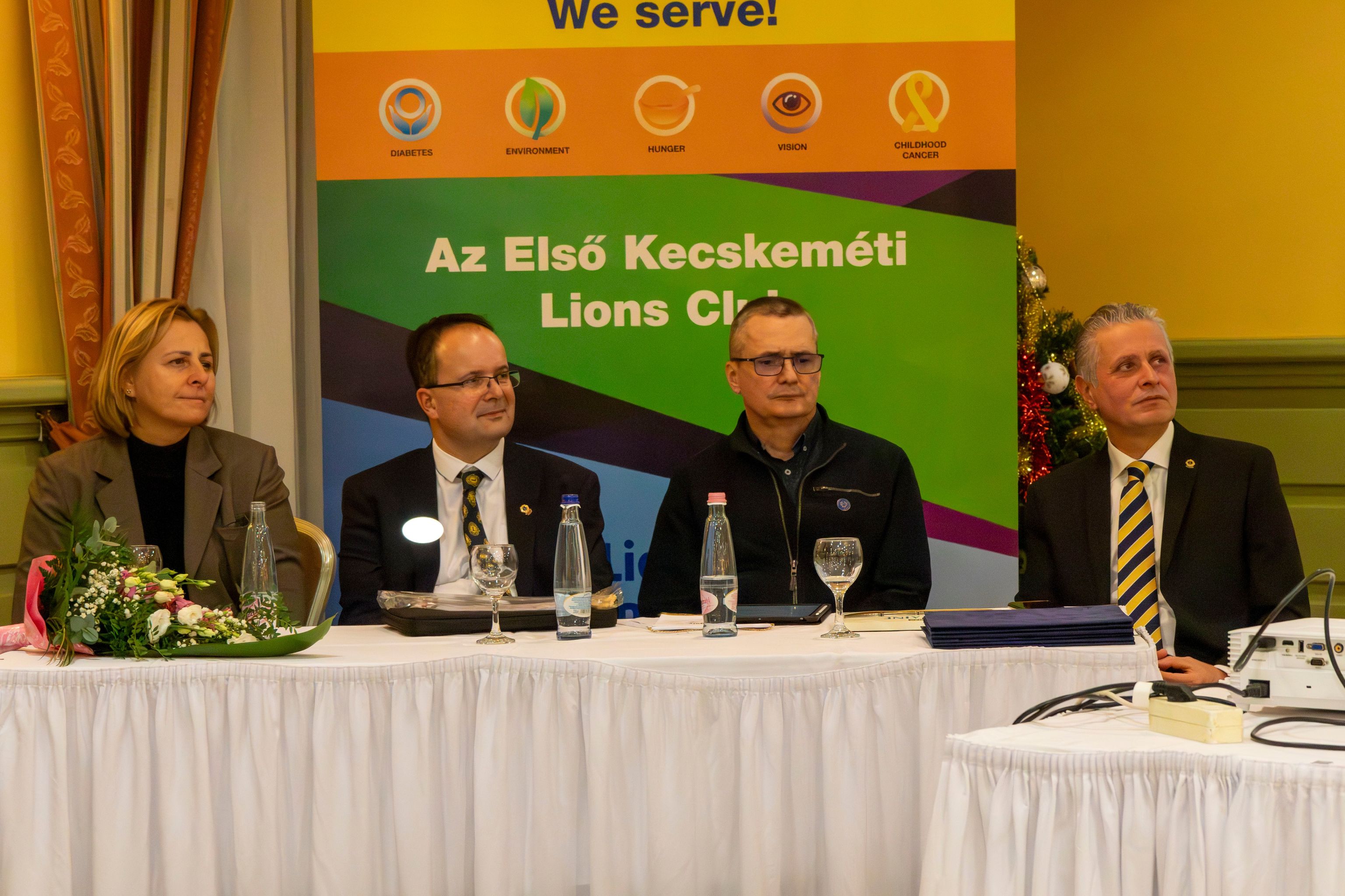 Ukrajnából menekült családokat ajándékozott meg az Első Kecskeméti Lions Club